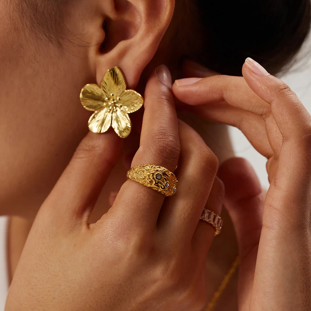 Tessic Flower Stud Earrings