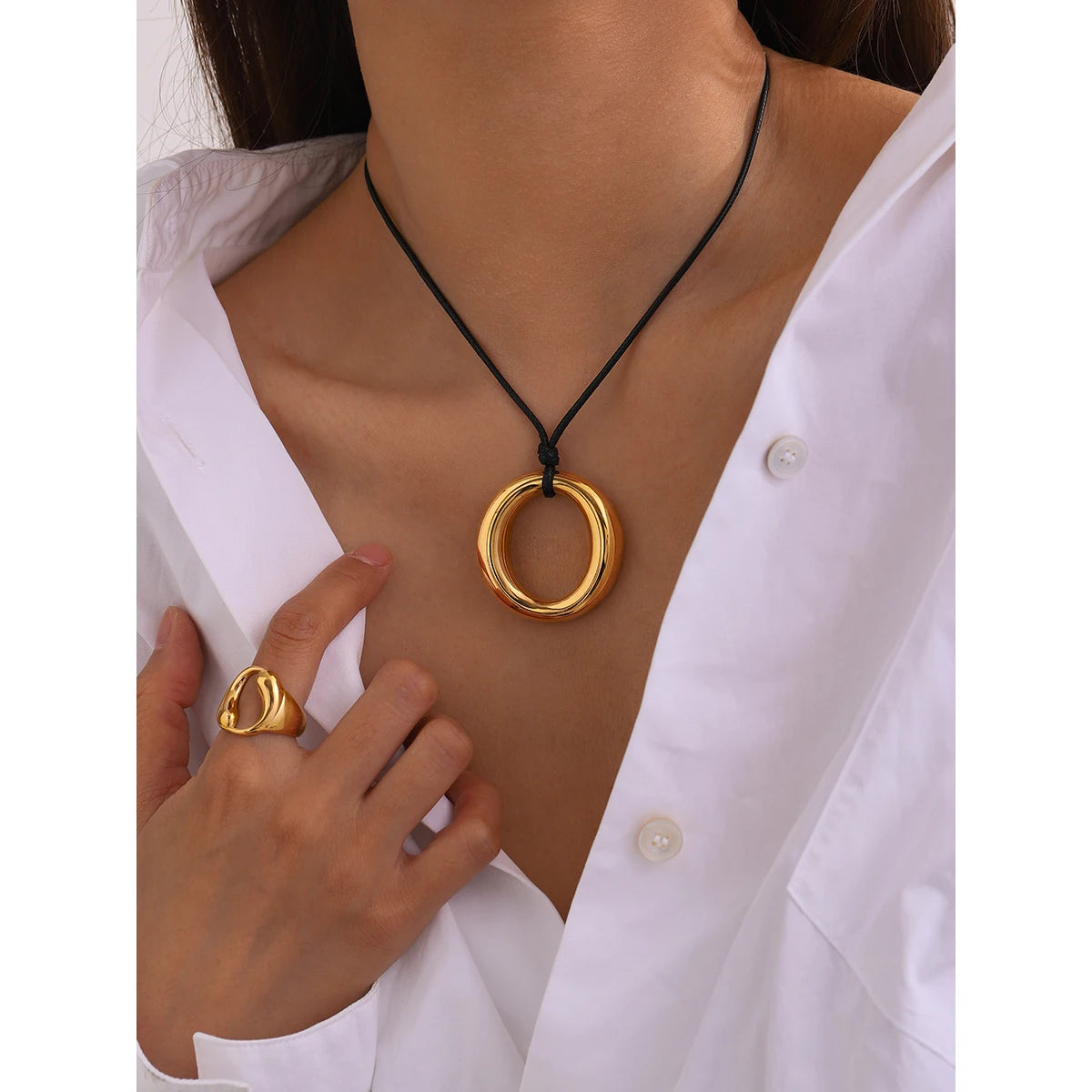 Tessic Round Hollow Pendant Minimalist Necklace