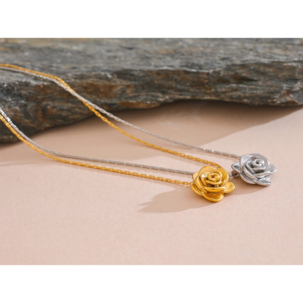 Tessic Stereoscopic Flower Pendant Necklace