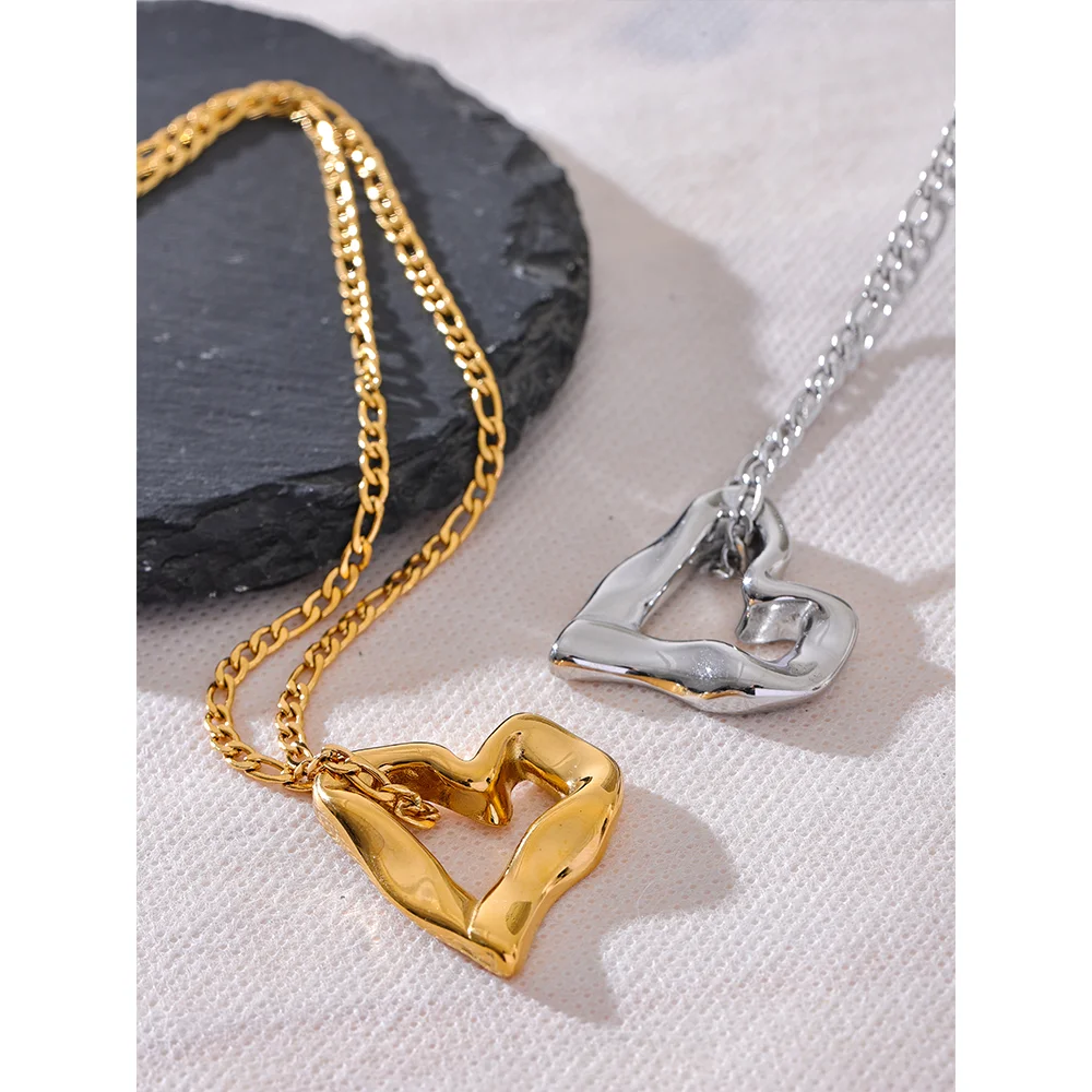 Tessic Heart Love Hollow Necklace