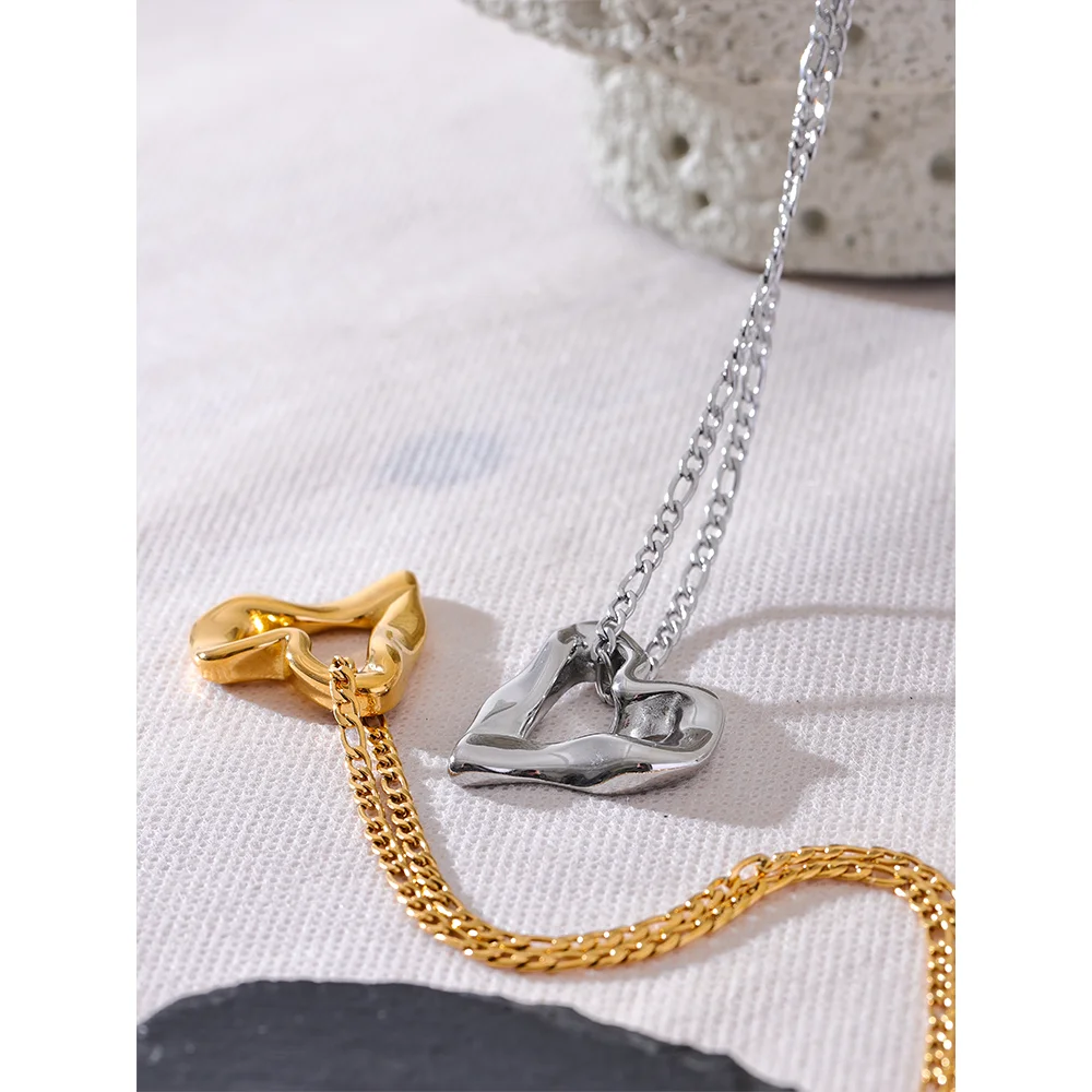 Tessic Heart Love Hollow Necklace