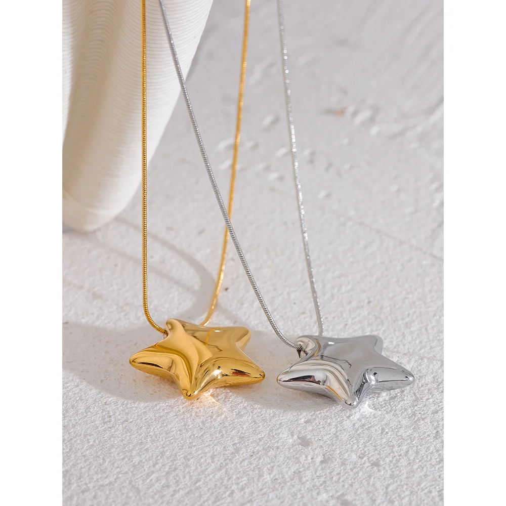 Tessic Round Star Pendant Necklace