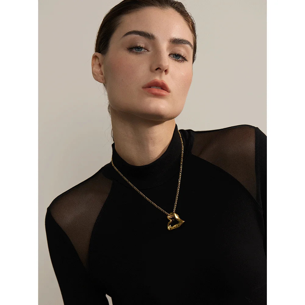 Tessic Heart Love Hollow Necklace