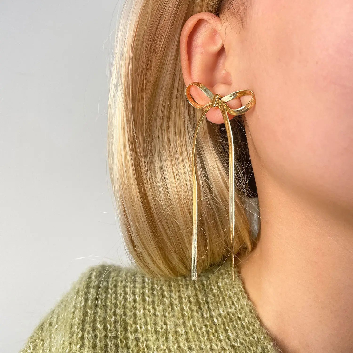 Tessic Bow Dangle Earrings