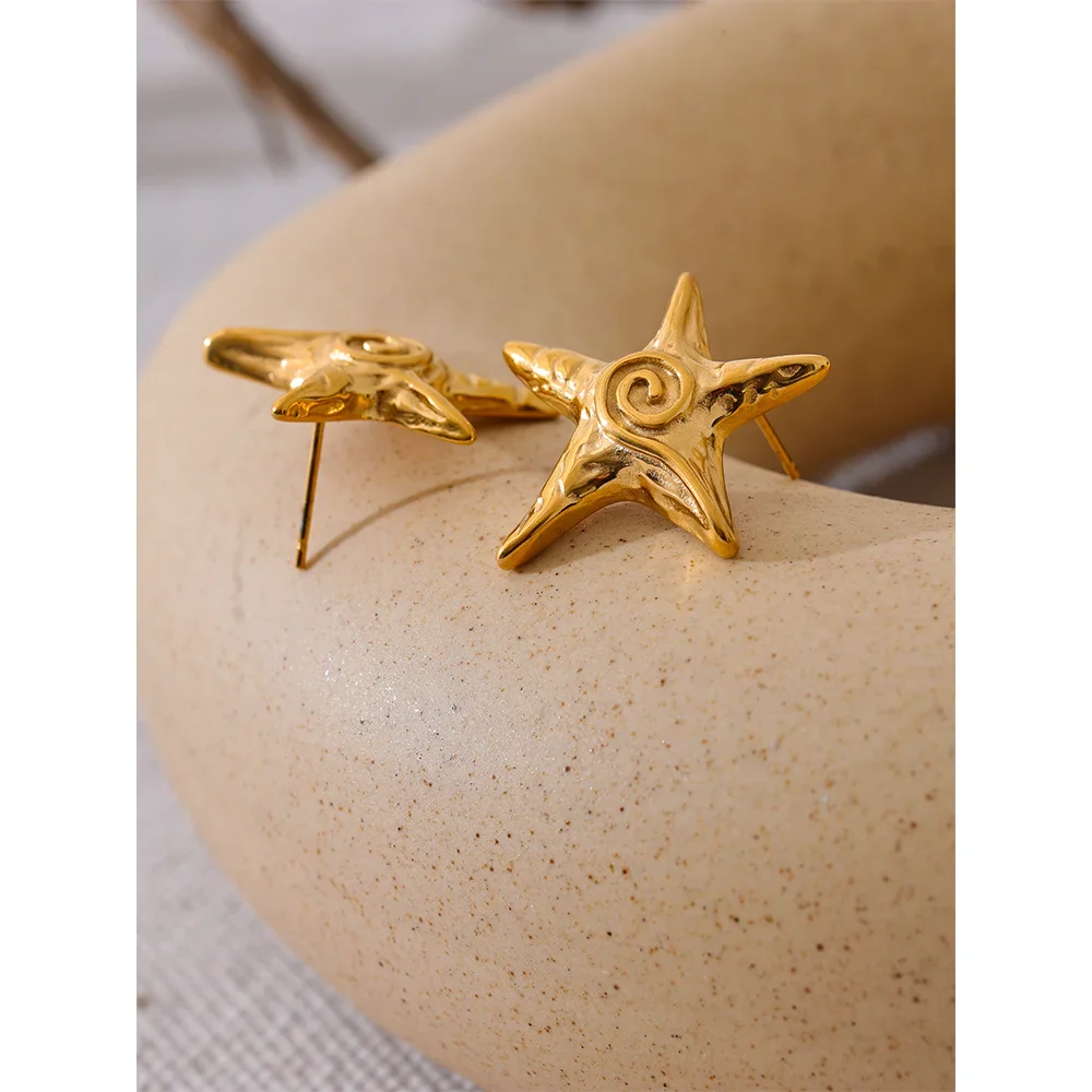 Tessic Star Stud Earrings