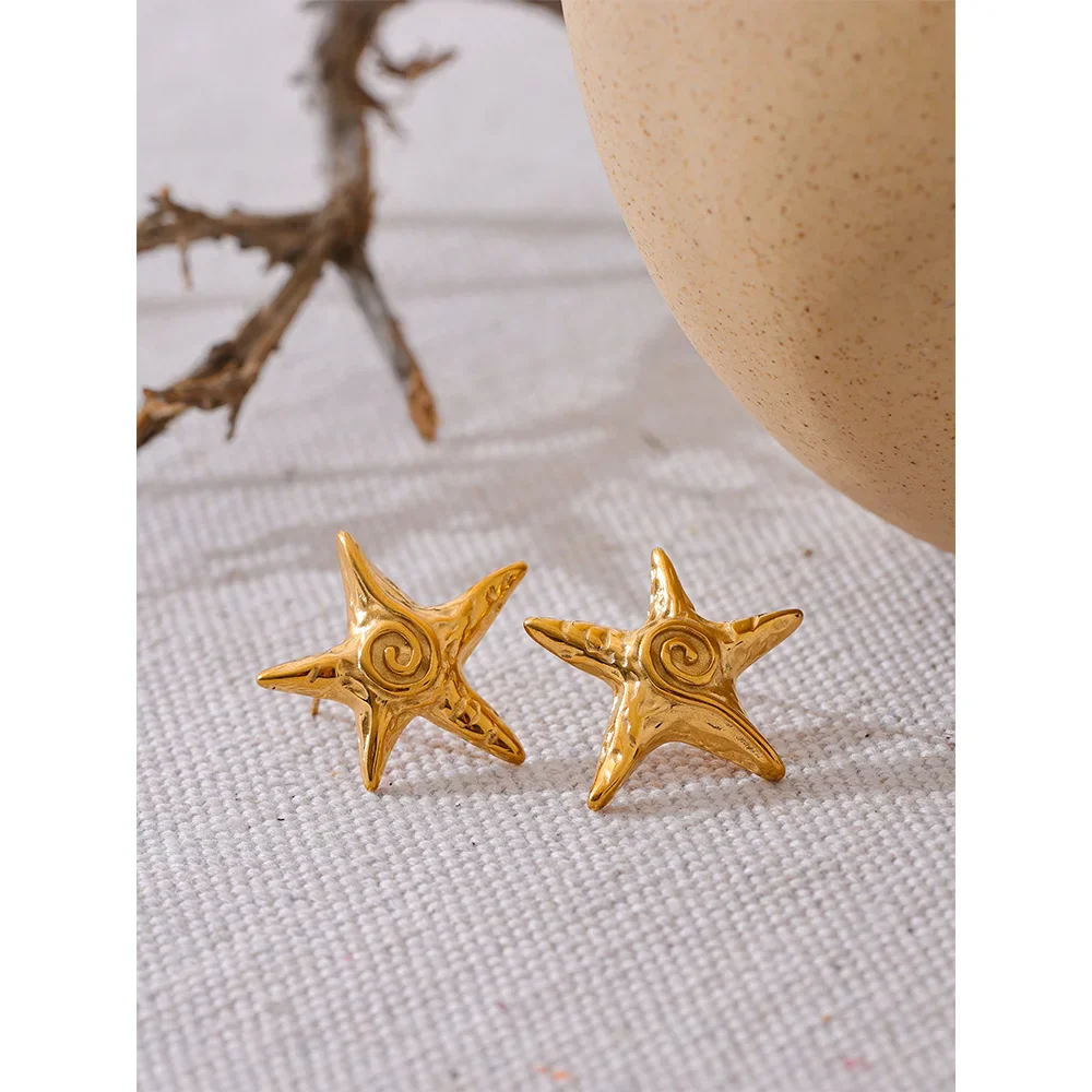 Tessic Star Stud Earrings